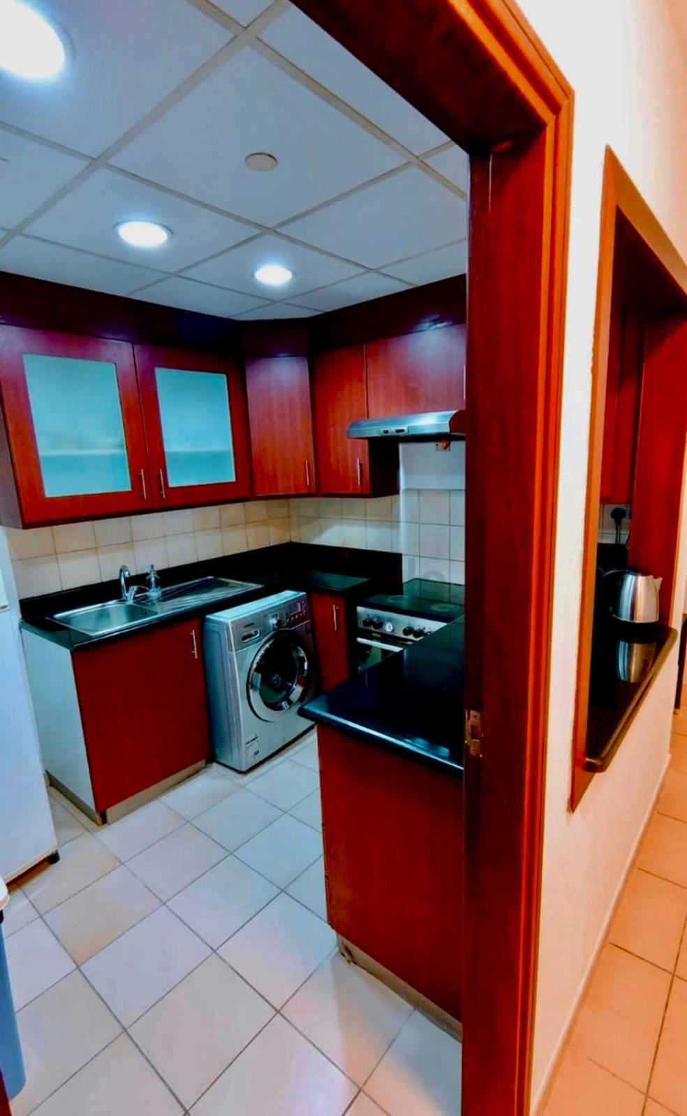 ホテル Four Stars Dubai Marina Jbr エクステリア 写真