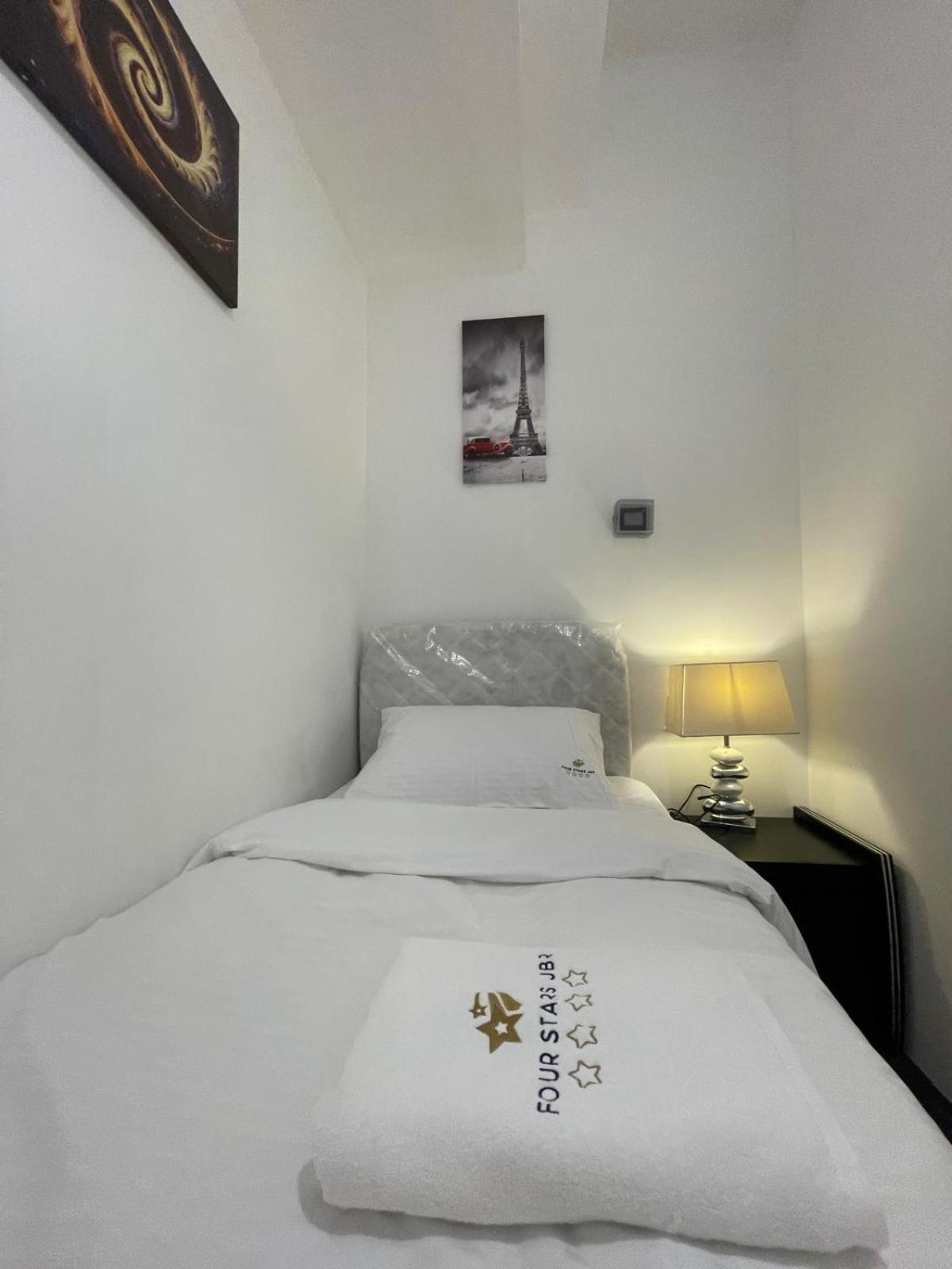 ホテル Four Stars Dubai Marina Jbr エクステリア 写真