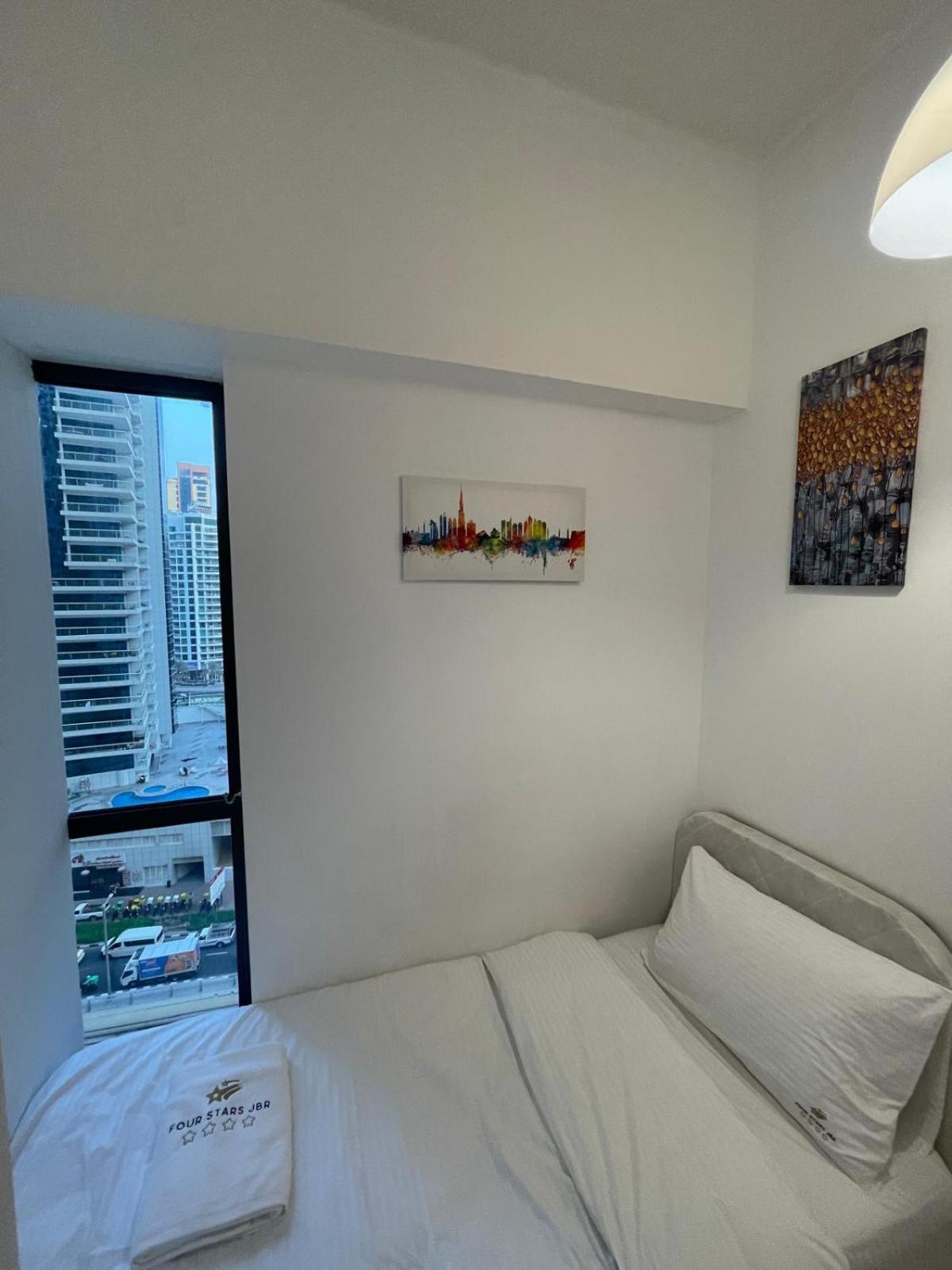 ホテル Four Stars Dubai Marina Jbr エクステリア 写真
