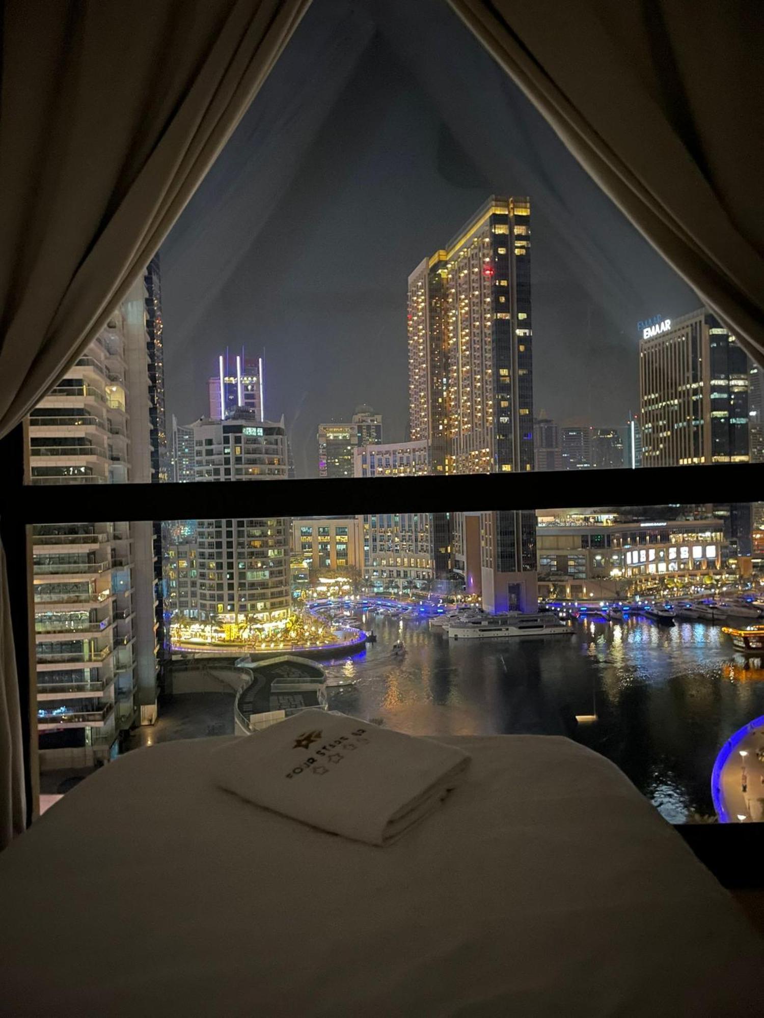 ホテル Four Stars Dubai Marina Jbr エクステリア 写真