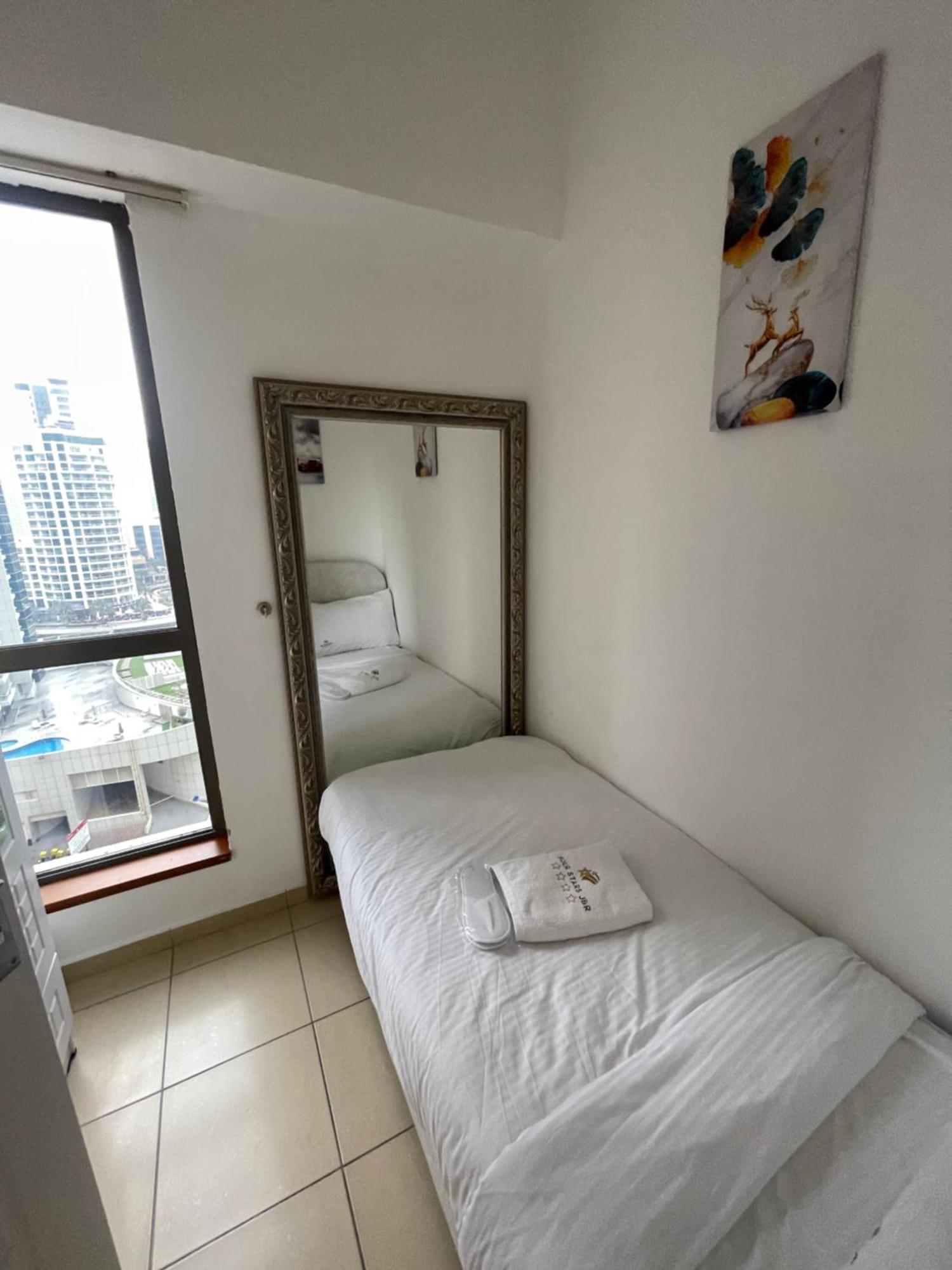 ホテル Four Stars Dubai Marina Jbr エクステリア 写真